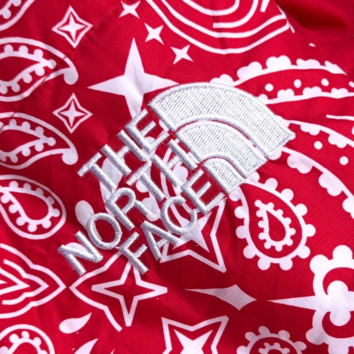 슈프림 X 노스페이스 돌로마이트 반다나 침낭 상품이미지6