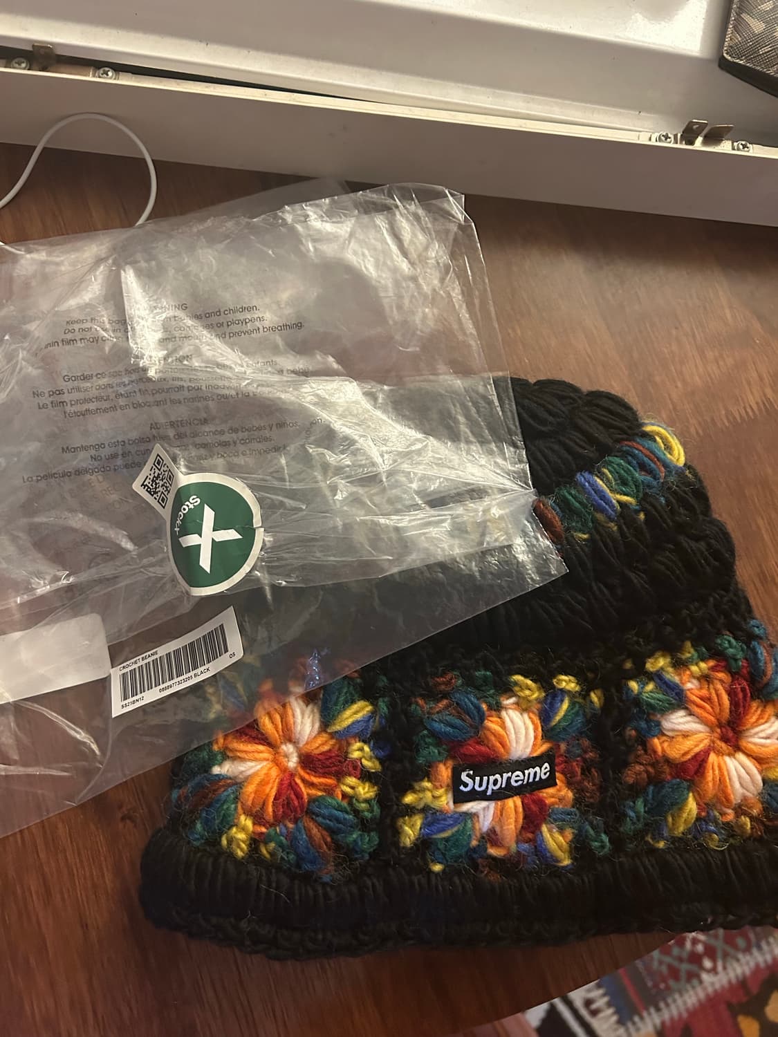 슈프림 크로셰 비니 블랙 - 25SS 상품이미지2