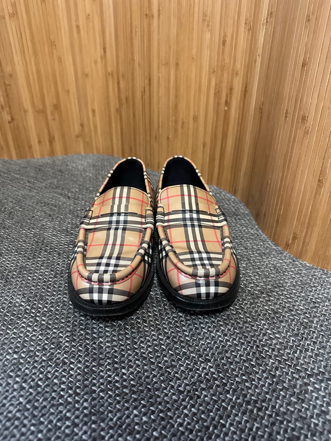 고샤 루브친스키 x 버버리 남성 아카이브 체크 플랫 로퍼 상품이미지2