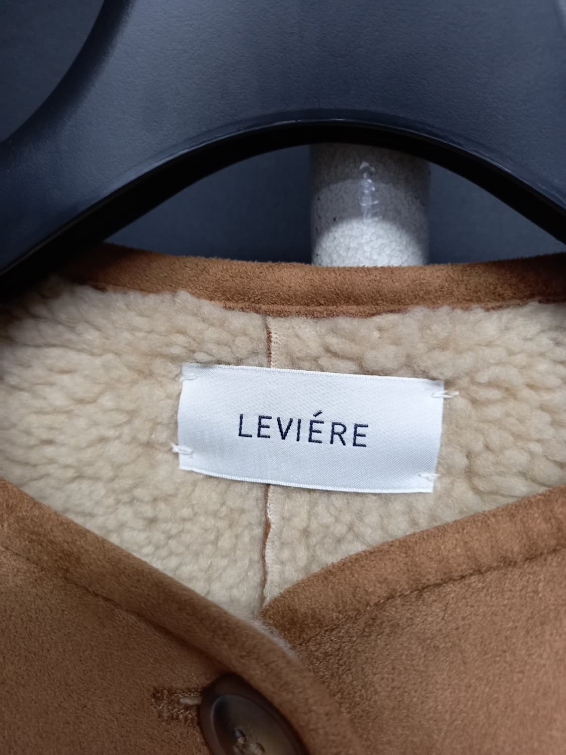 르비에르 LEVIERE 카멜 숏 무스탕 55.44 상품이미지9