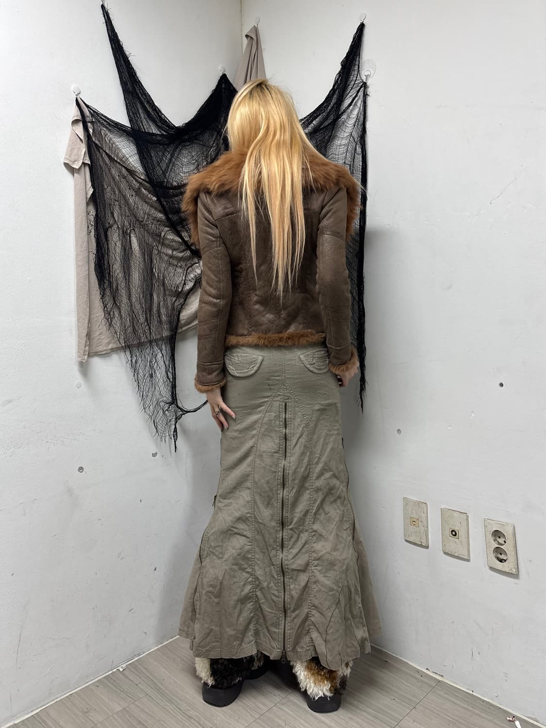 [VKEI SHALANG] High-Neck Python Fur drap 상품이미지10