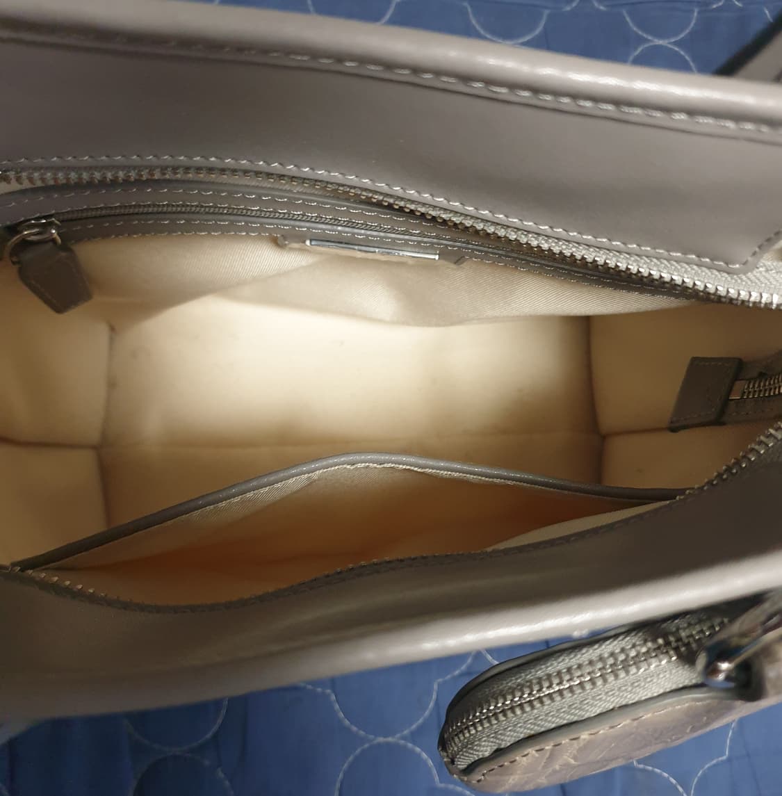 (단종매물) 가이거 누오보 가죽 도트백 얼티미트 그레이 상품이미지4