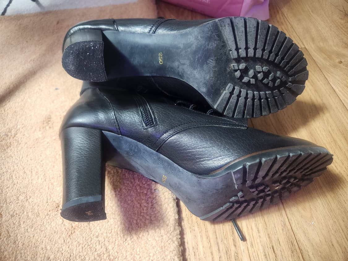 블랙 가죽 앵클 부츠 상품이미지3