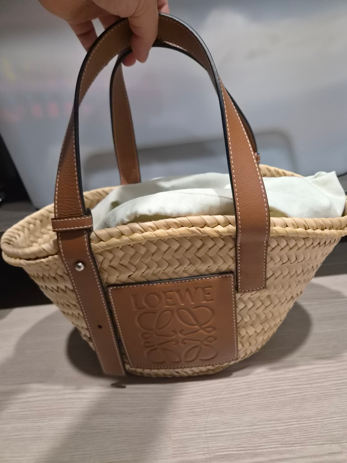 로에베 라피아 라탄백 스몰 브라운 상품이미지2