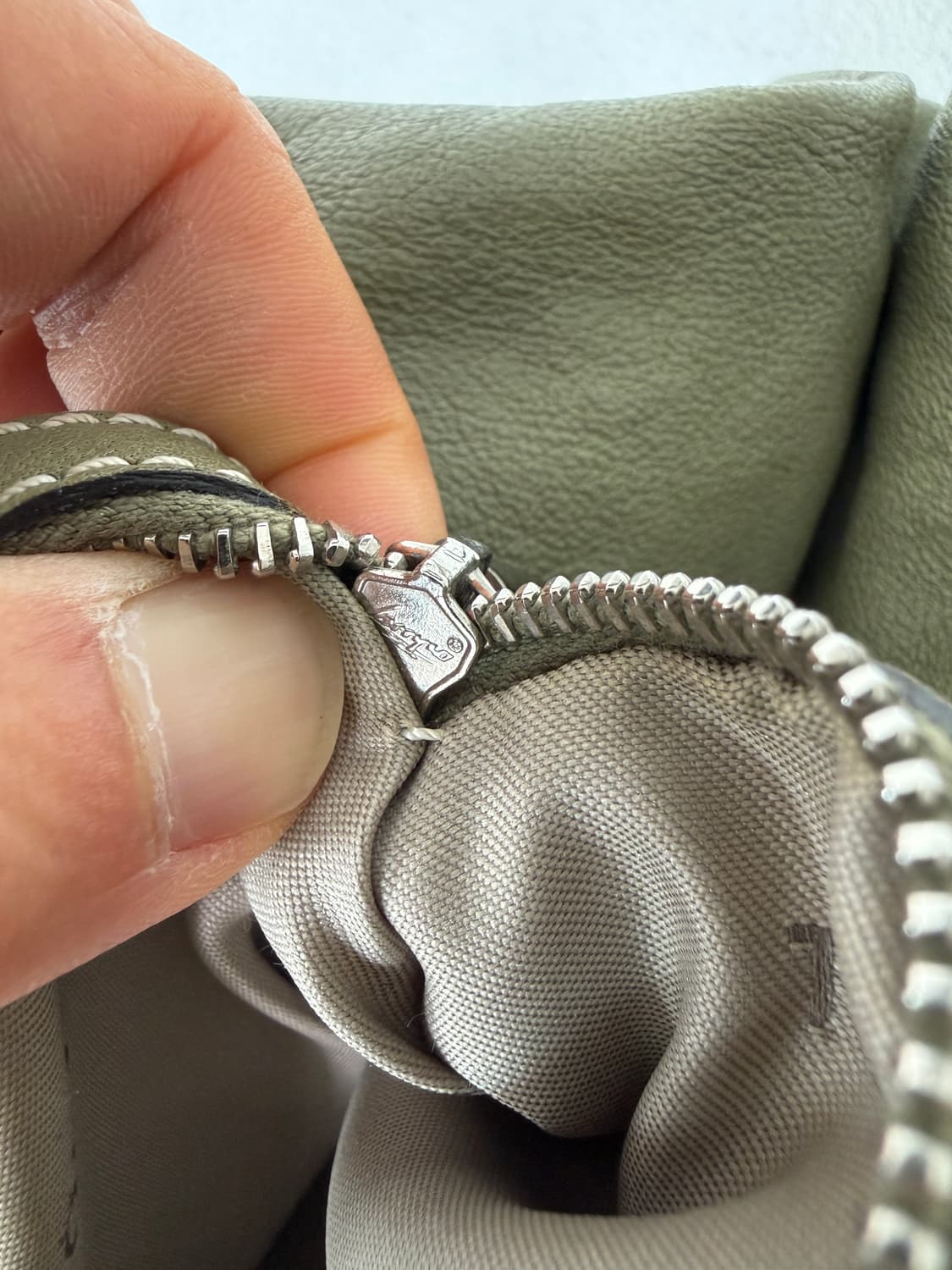 토즈(TOD'S) 레더 호버 숄더백 상품이미지8