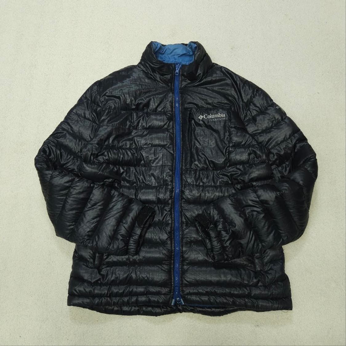 컬럼비아 티타늄 라이트 다운 곱창 패딩 L 블랙 상품이미지2