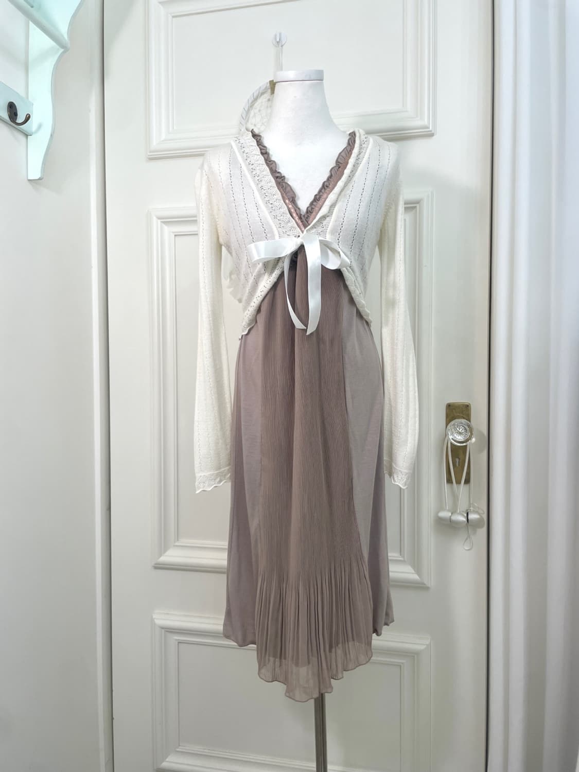 dark beige cotton pleats v-neck summer o 상품이미지9