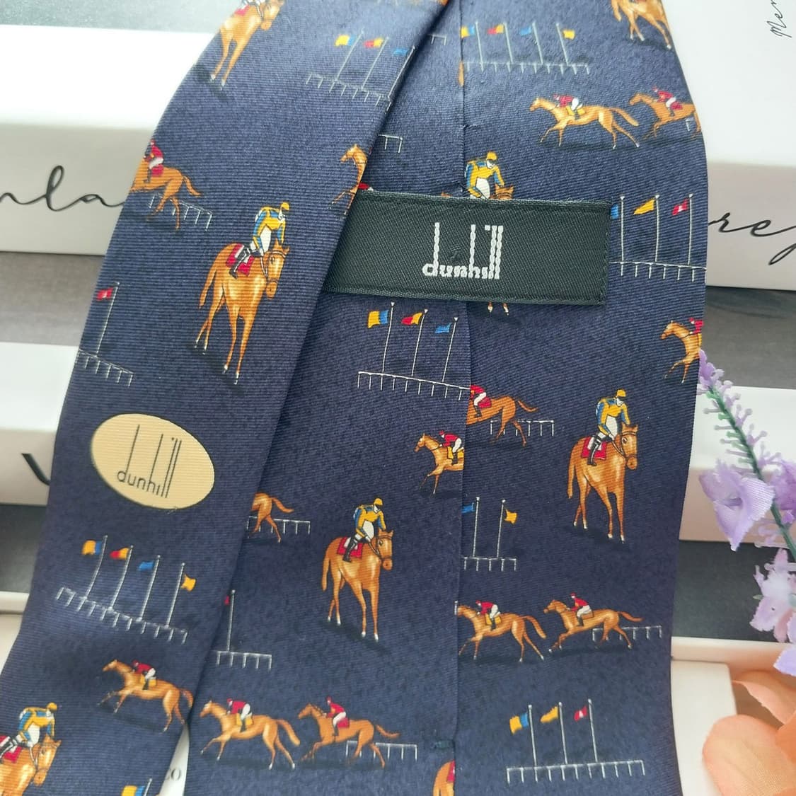 던힐 실크 네이비 승마 모티브 넥타이 9.7cm A+등급 K1305
 상품이미지5