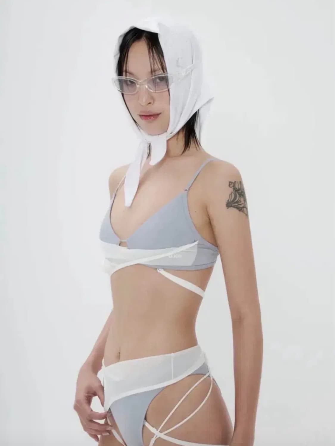 OJOS오호스 레이어드 메쉬 스트랩 비키니 그레이화이트스윔수트모노수영복 상품이미지2