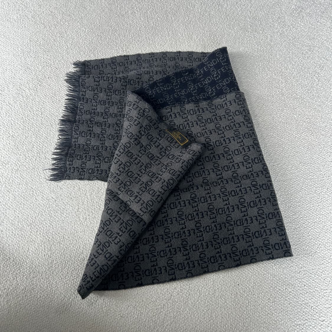 펜디 정품 FF 주카 로고 자카드 니트 머플러 상품이미지2