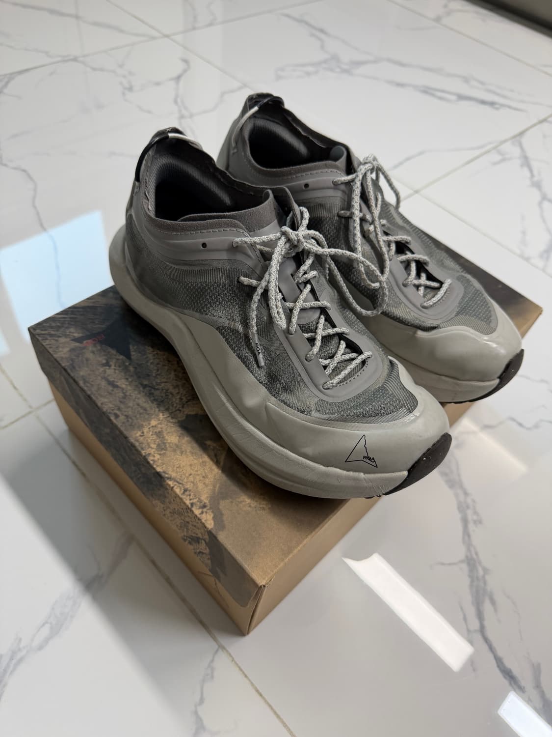 로아 셀라 41 그레이 상품이미지1