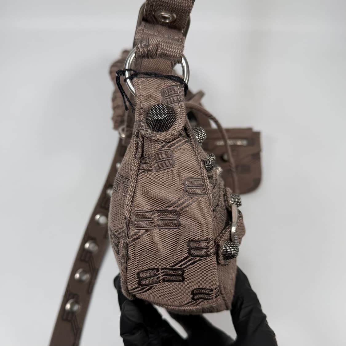 발렌시아가 BB 모노그램 르 카골 자카드 숄더백 상품이미지4