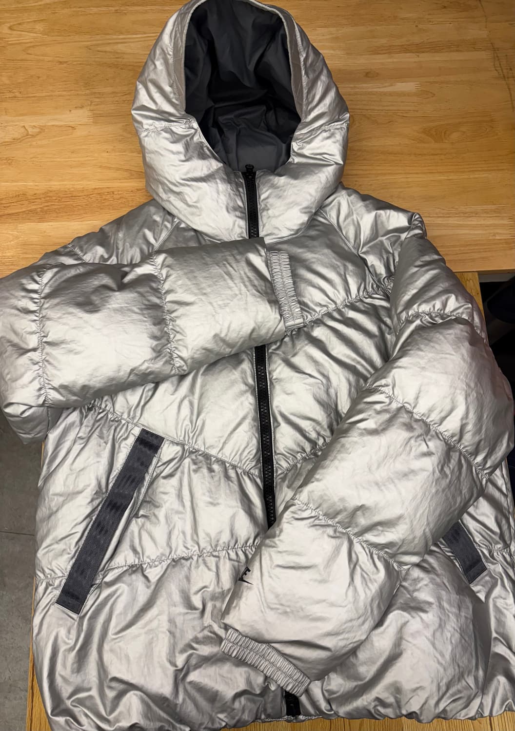 [S] 나이키 메탈 실버 패딩 상품이미지1