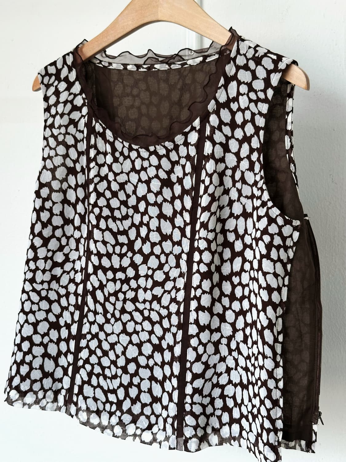 High count poly design sleeveless top 상품이미지2