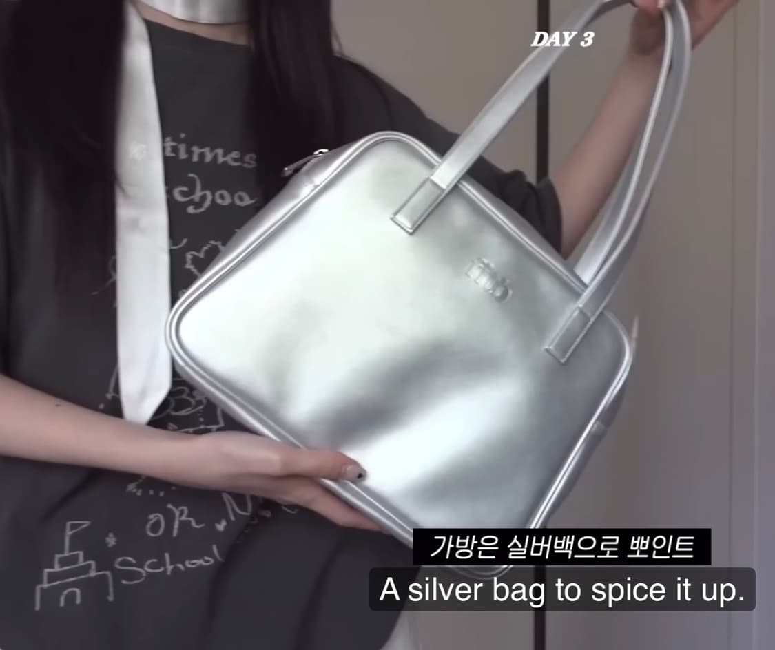 윤비누님 착용) 필인더블랭크 트라페즈 미들 숄더백 상품이미지1