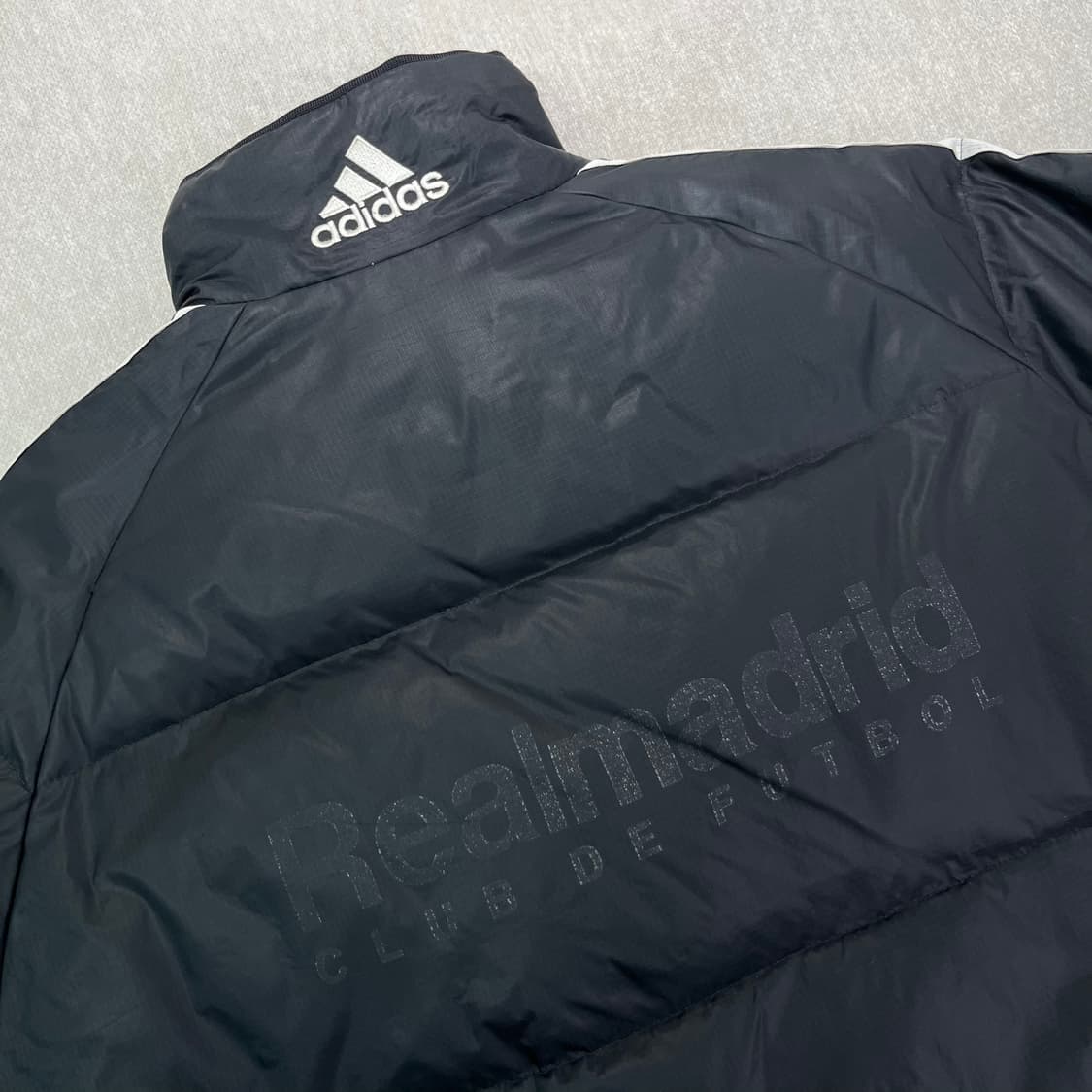 100 아디다스 레알마드리드 자수 덕다운 패딩 상품이미지6