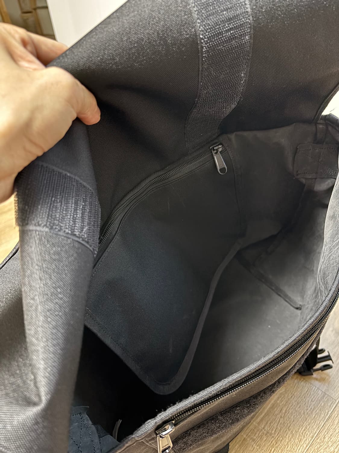 칼하트 wip 파슬백 메신저백 상품이미지5