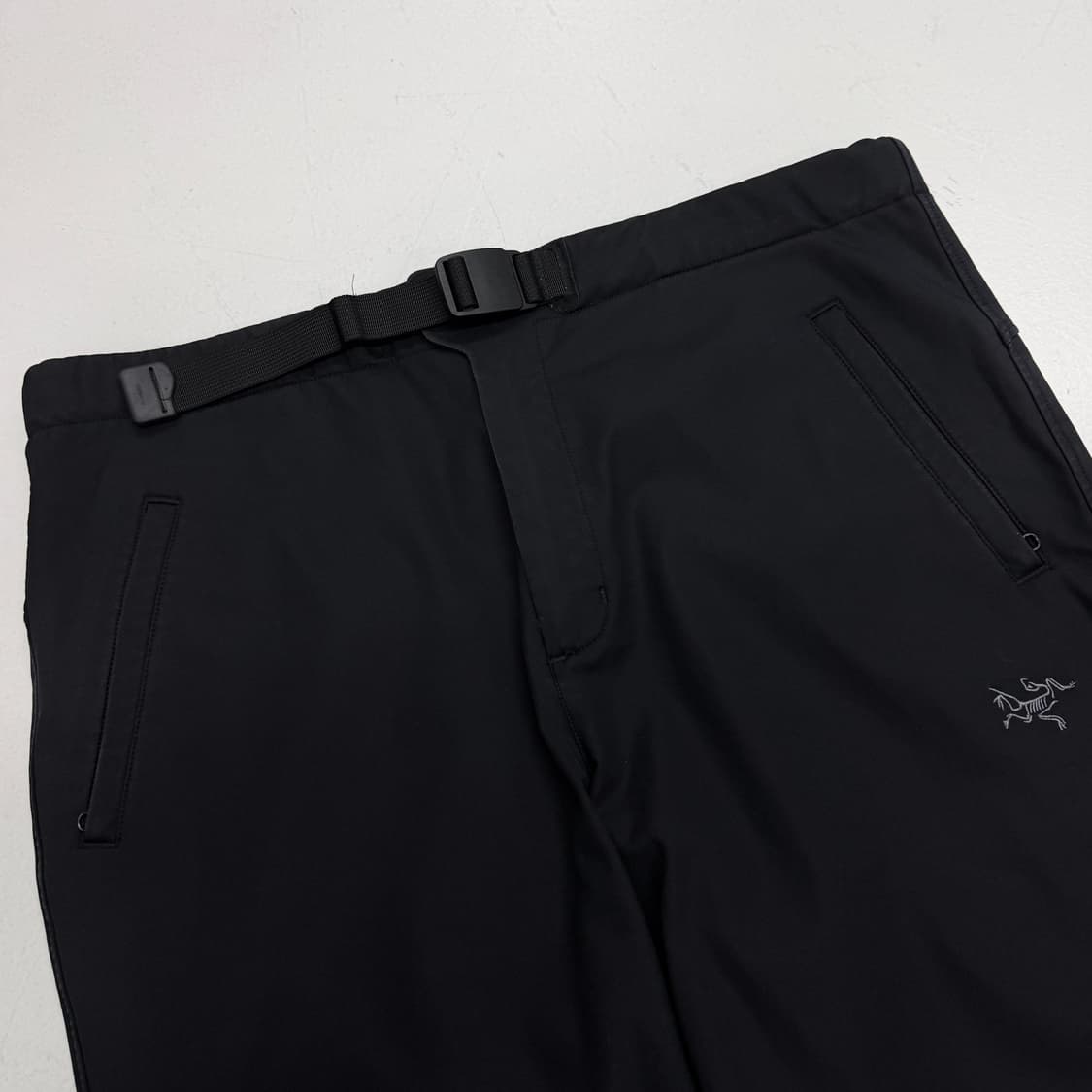 아크테릭스 고프코어 벨티드 쉘 팬츠 블랙  상품이미지4