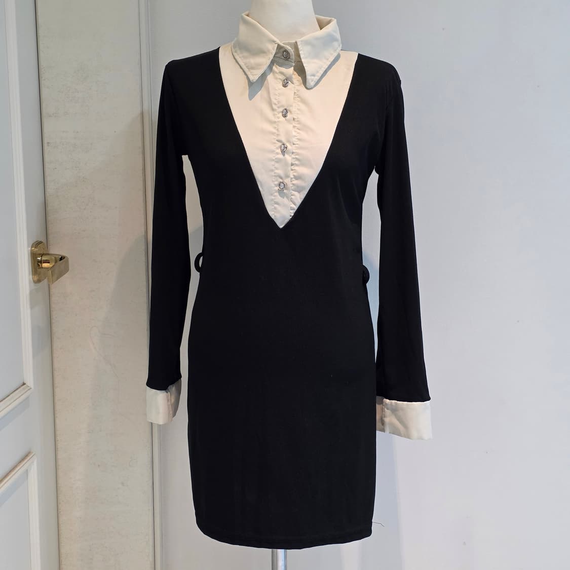 공겜여주st 블랙x화이트 셔츠슬림원피스 상품이미지1