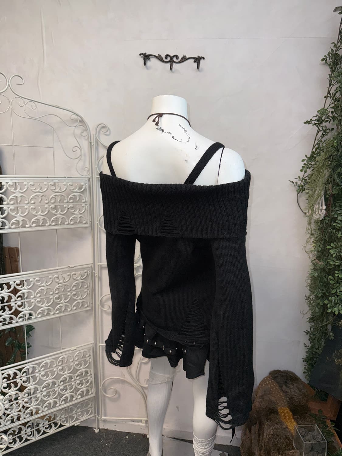 Romwe black grunge damage 오프숄더 니트 상품이미지3