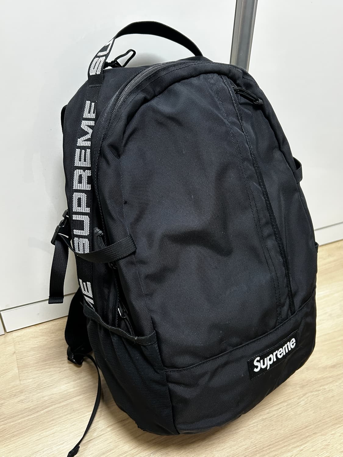 슈프림 18ss 백팩 상품이미지1