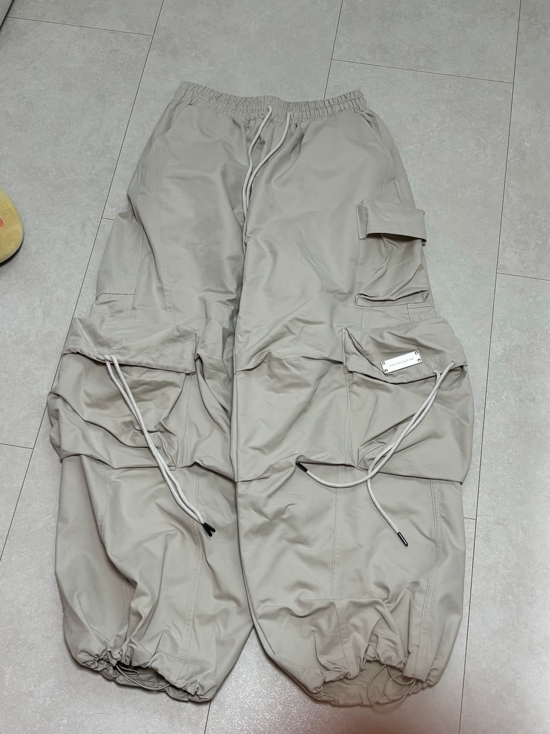 yeel soild cargo pants 카고 팬츠 베이지 상품이미지3