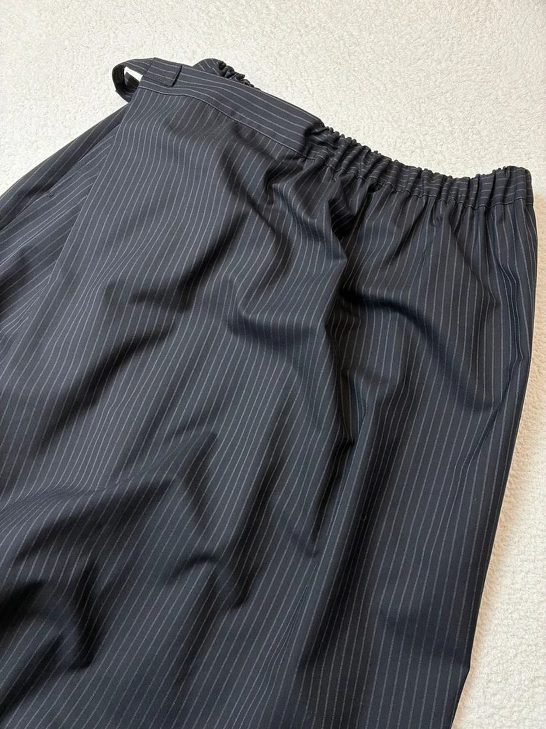 준야와타나베 21ss 크로스 웨이스트 드레이프 팬츠 PN5972    상품이미지8