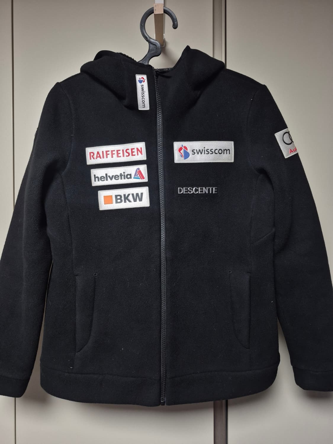 데상트 정품 스위스팀 레플리카 후드집업 여성90 사이즈 판매합니다  상품이미지1