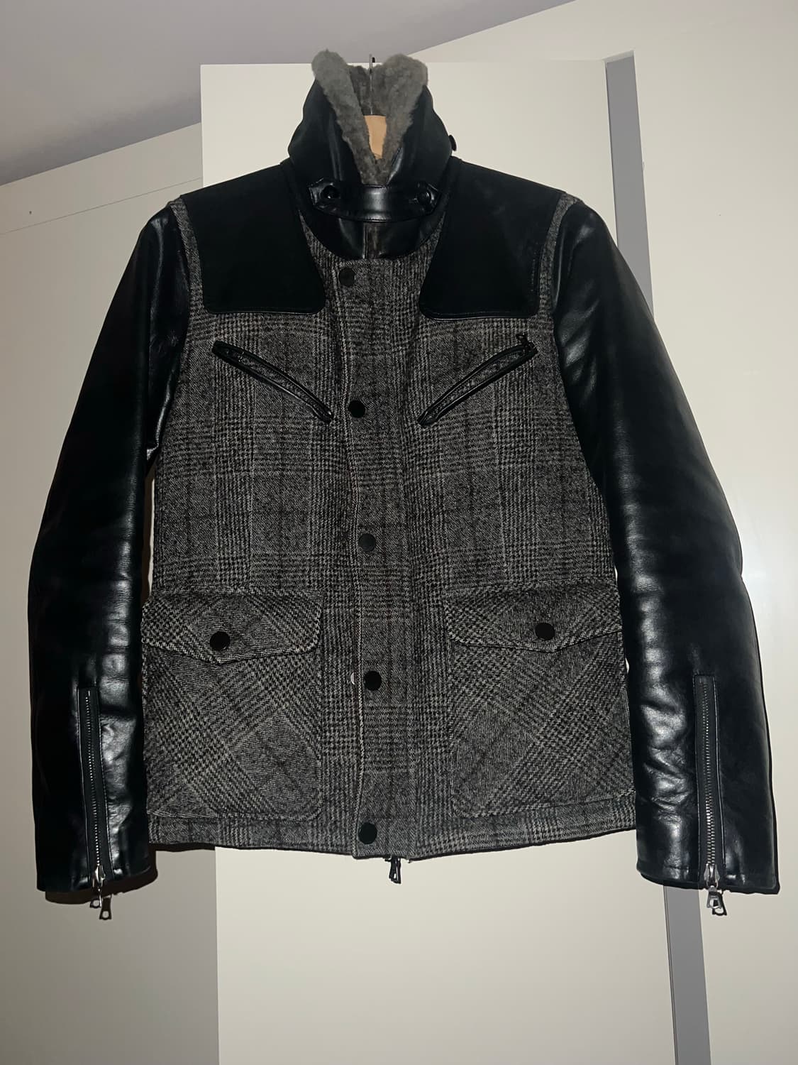 이사무 카타야마 백래쉬 호스하이드 믹스 화이트 울 다운 자켓 상품이미지1