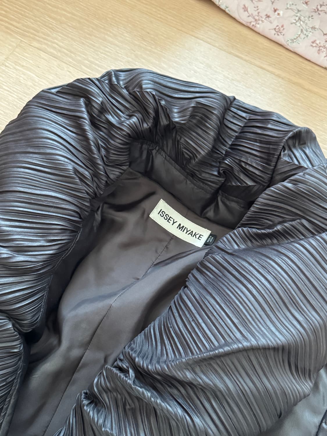 Issey Miyake 이세이 미야케 2010시즌 블랙 플리츠 롱패딩 상품이미지2