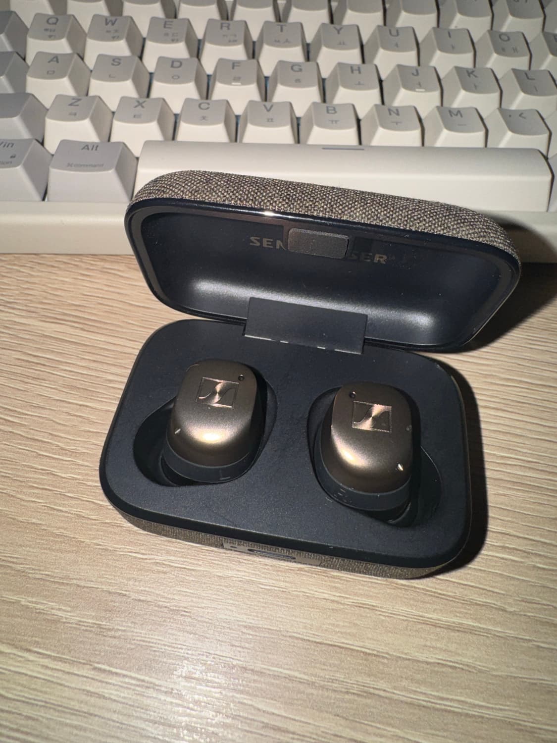 젠하이저 MTW4 모멘텀4 TW 블루투스 무선 이어폰 블랙 코퍼 상품이미지3