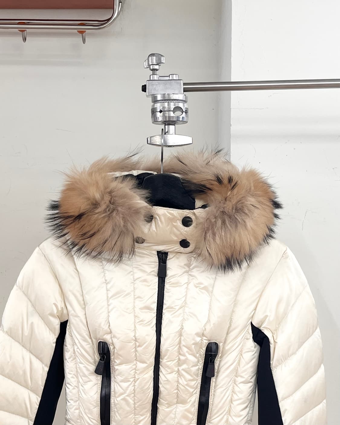 몽클레어 오프화이트 그레노블 브르쉬 다운 자켓 상품이미지2