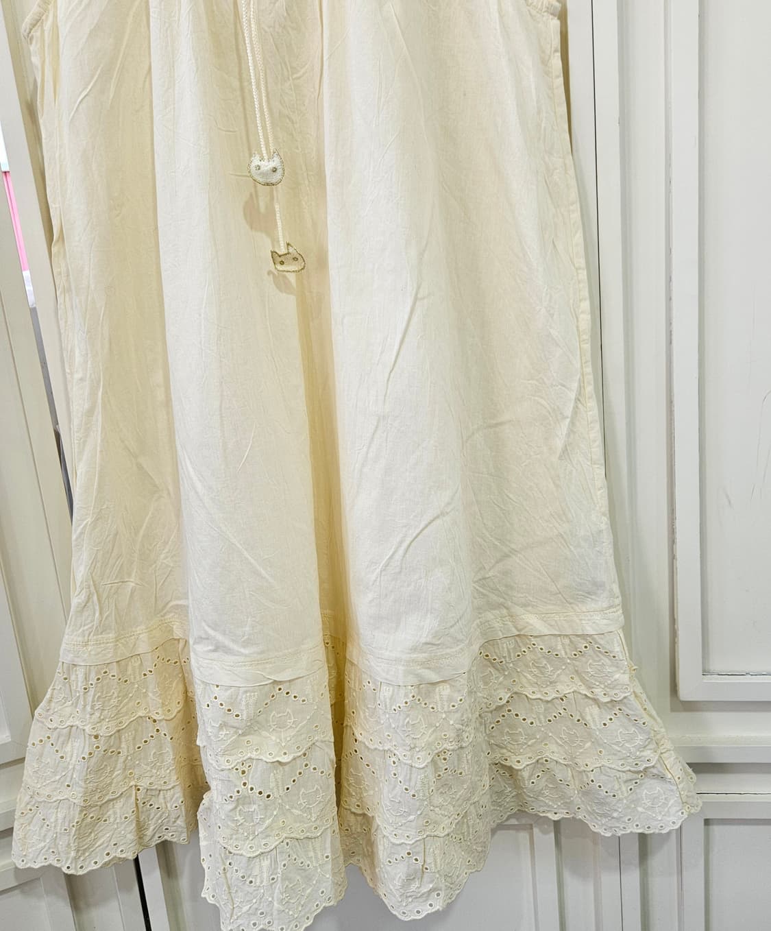 아이보리 민소매 펀칭 레이스 원피스 상품이미지4