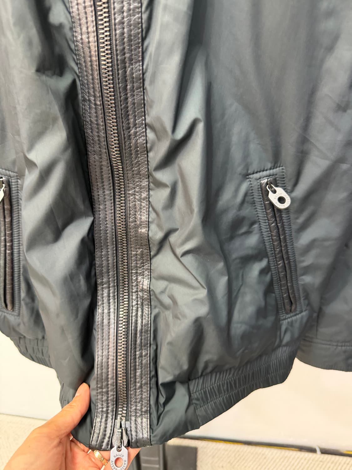 정품) Bally 발리 남성 블랙 봄버 자켓 104 상품이미지4