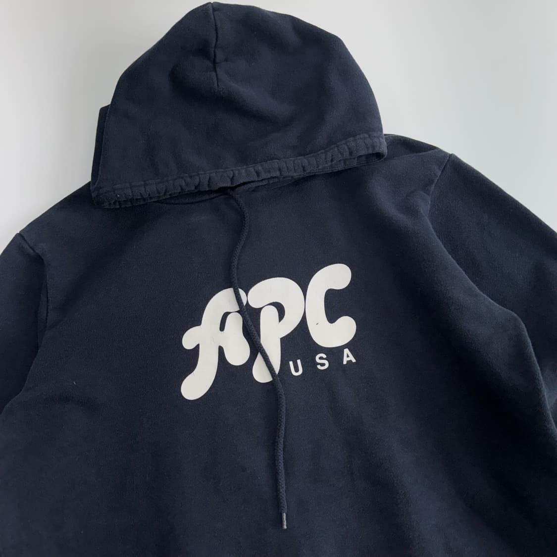 A.P.C 아페쎄 화이트 로고 네이비 후드티 상품이미지4