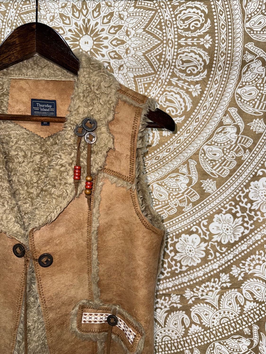 써스데이아일랜드 여성 보헤미안 스웨이드 양털 베스트자켓 상품이미지4