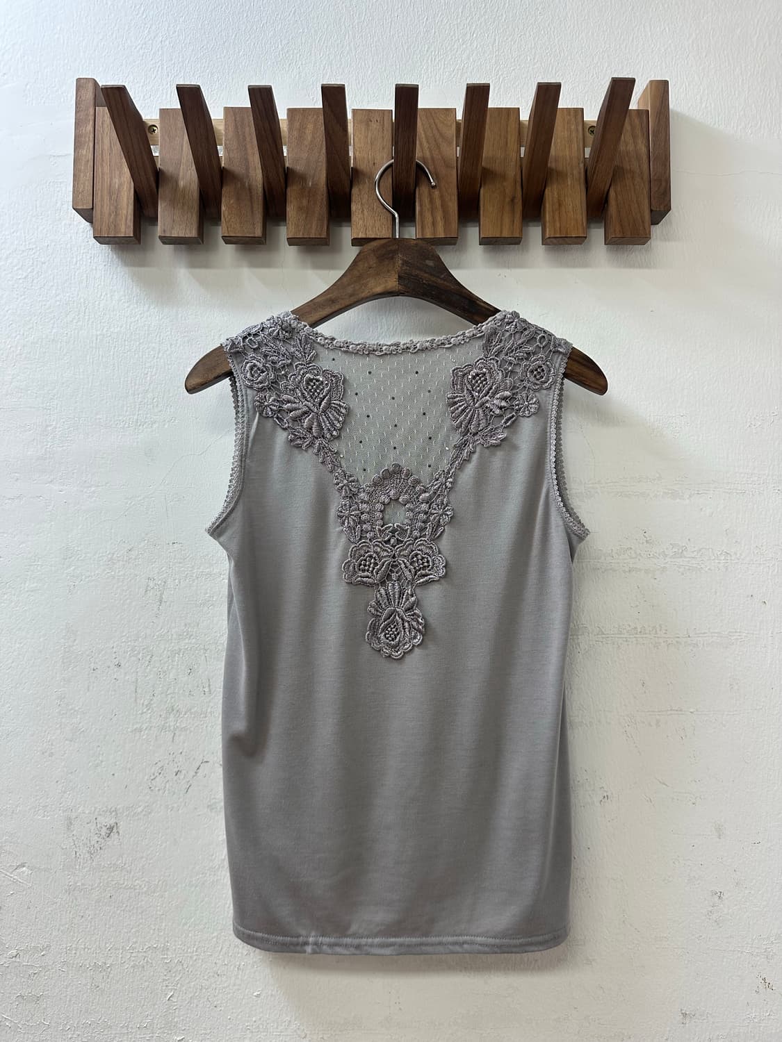 일본빈티지 Axes femme 엑시즈팜 레이스 핀턱 슬리브리스 탑 상품이미지3