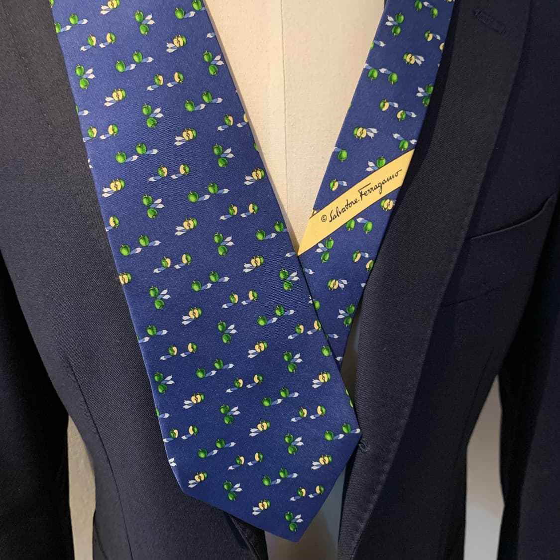 페레가모(Ferragamo) 명품넥타이 클래식 정장룩 코디 A-A+등급 상품이미지2