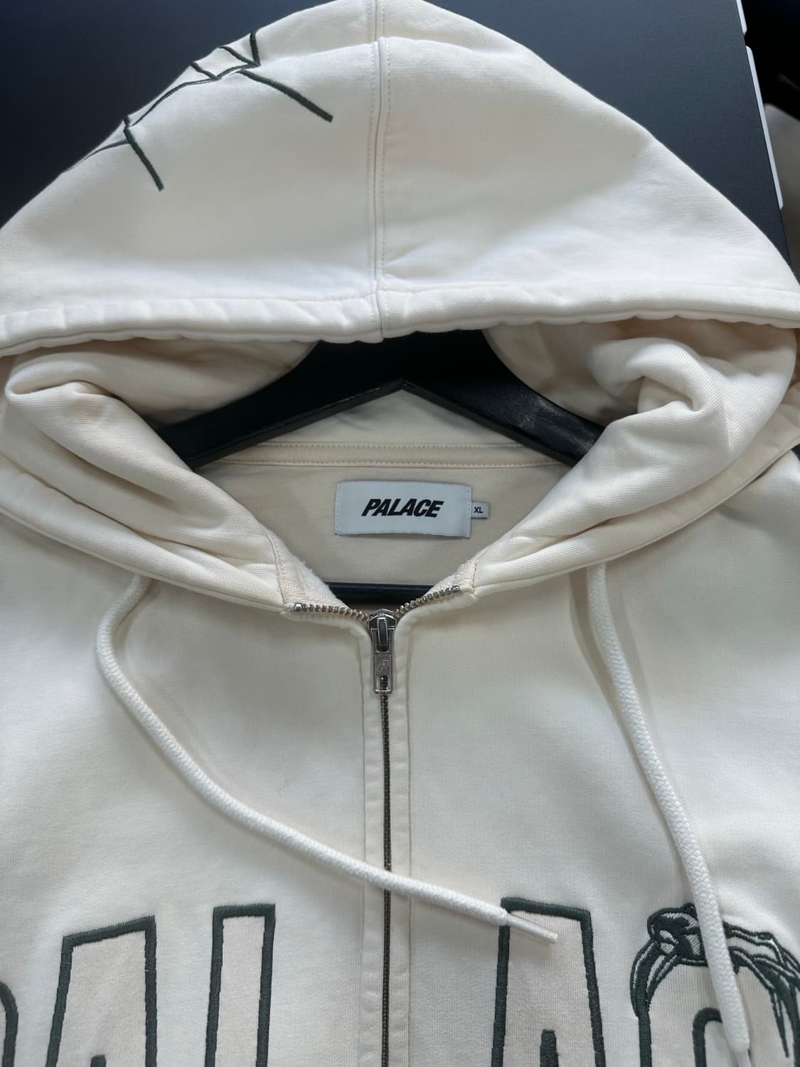 팔라스 23FW 스파이더 쇼크화이트 후드집업 상품이미지9