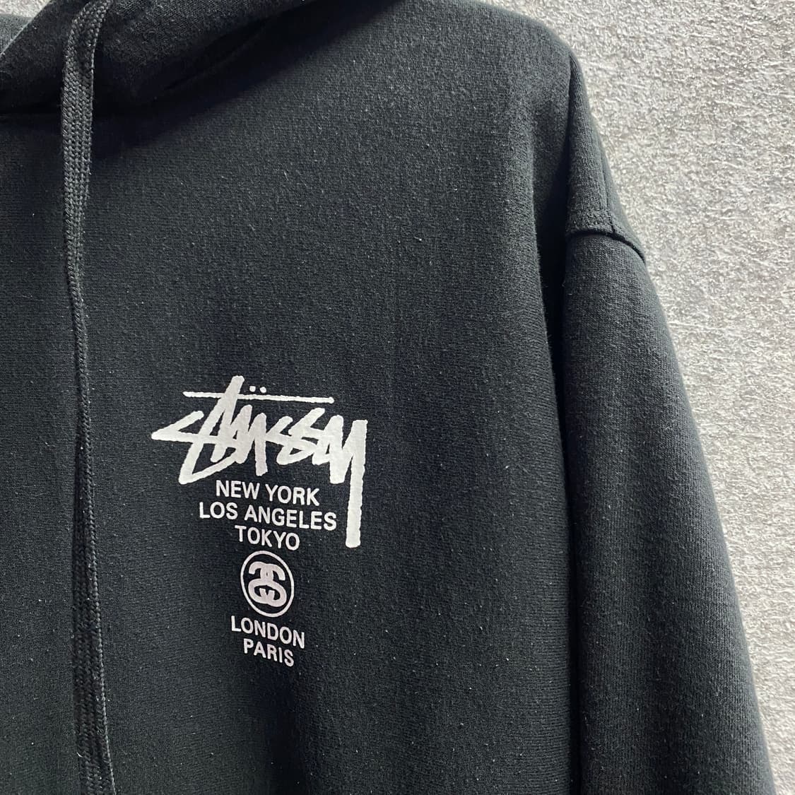 스투시 월드투어 빅로고 블랙 후드티 B3848 상품이미지3