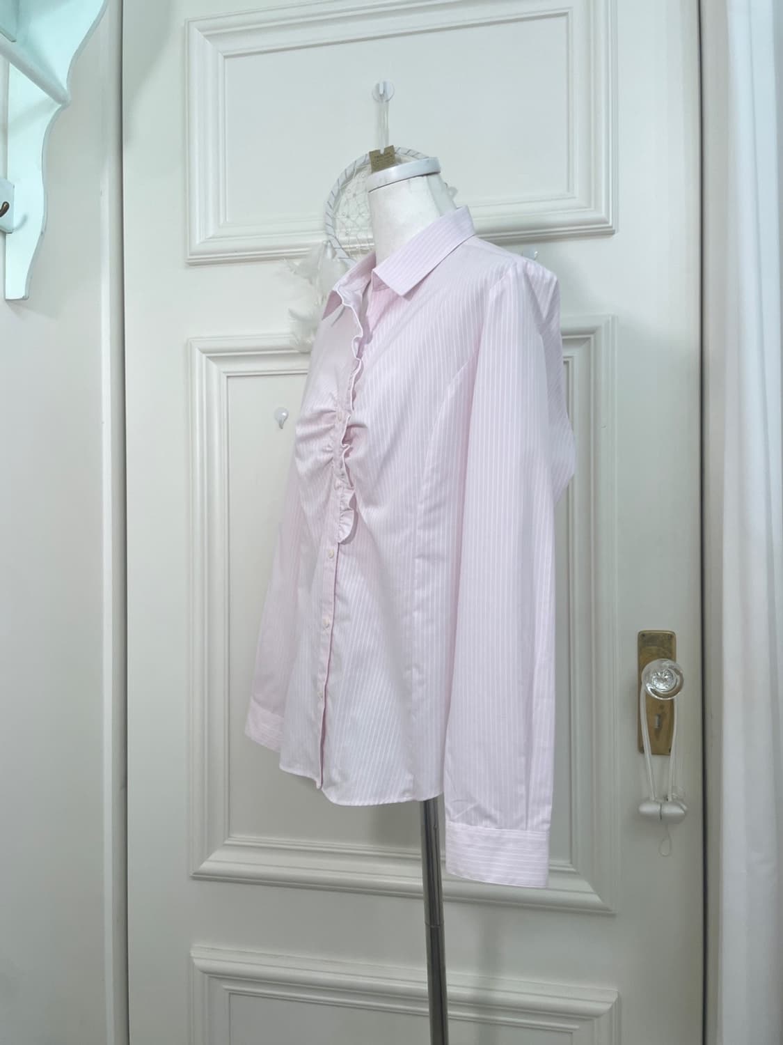 pink stripe ruffle shirring blouse 상품이미지2