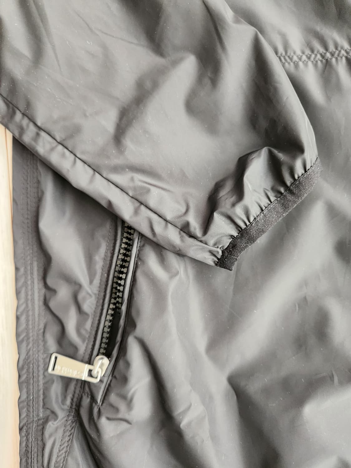 새상품급)캘빈클라인 퍼포먼스 기능성 바람막이 자켓 사이즈s

새상품급으로 상품이미지5