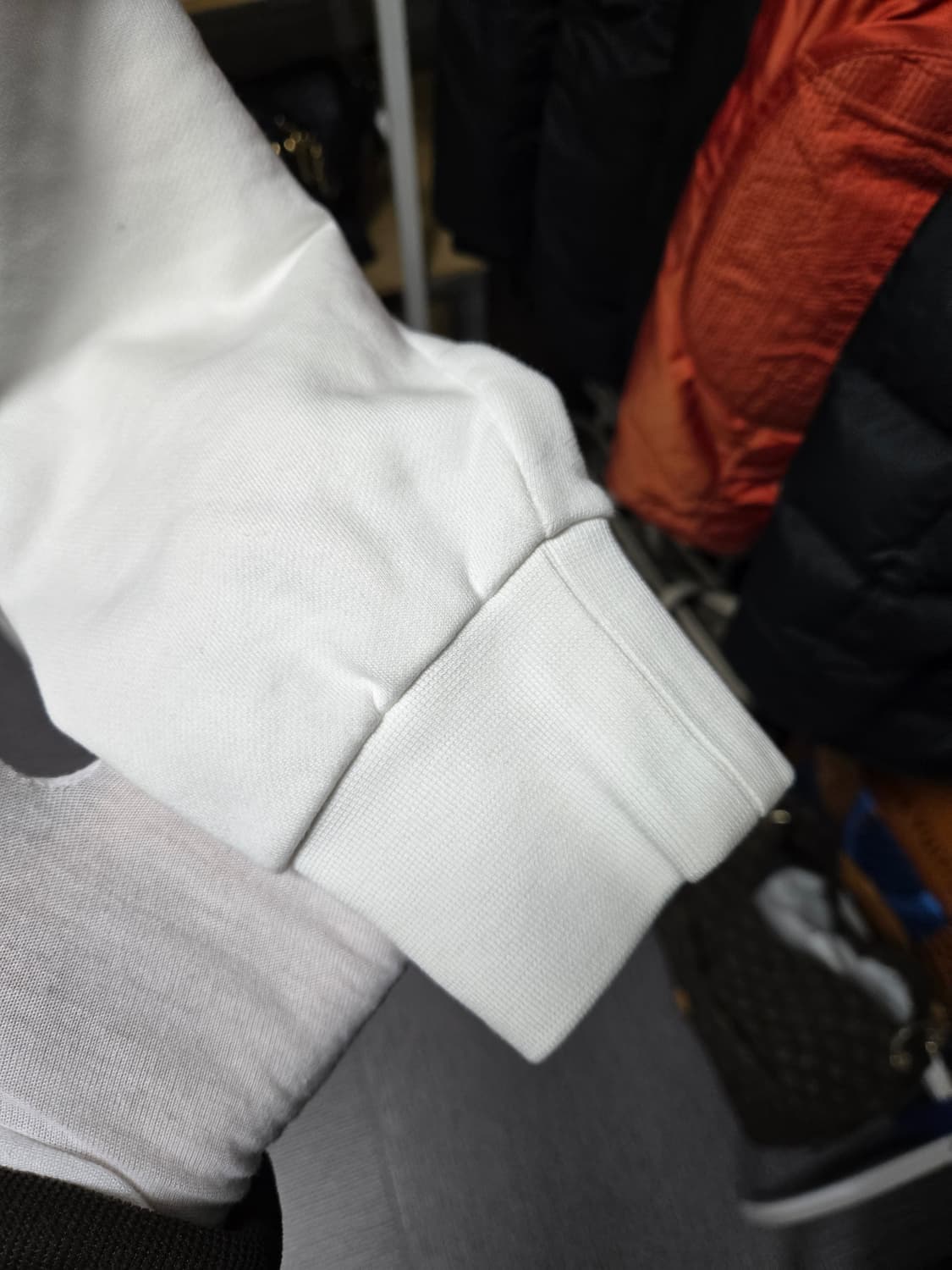 [특가][정품] 몽클레어 빅로고 맨투맨 상품이미지4