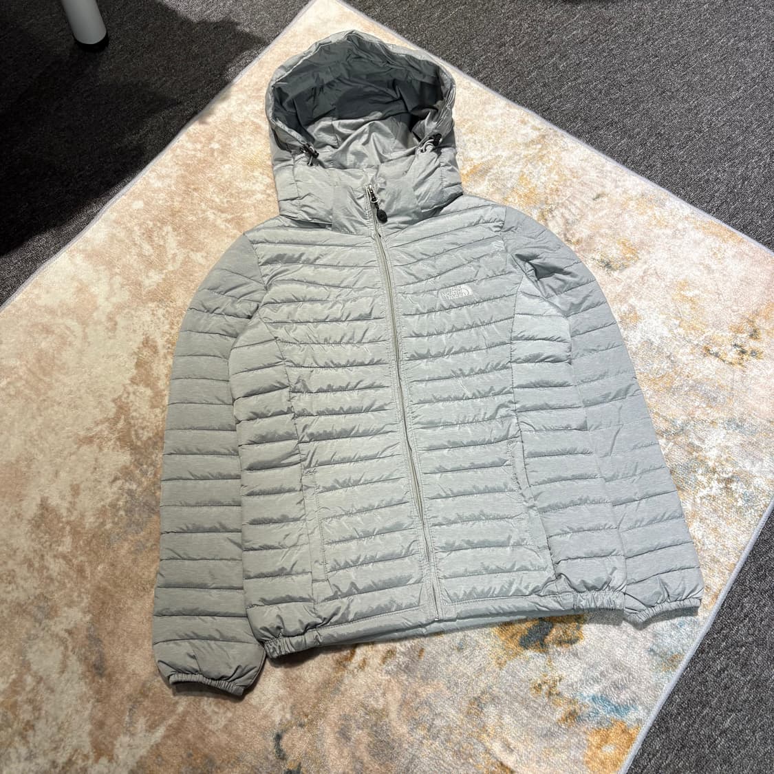 노스페이스 구스다운 경량패딩 후드 상품이미지1