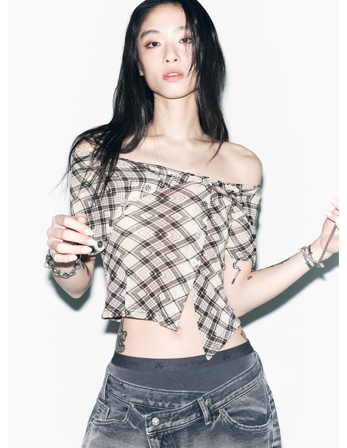 Yeel off-shoulder button top check 상품이미지4