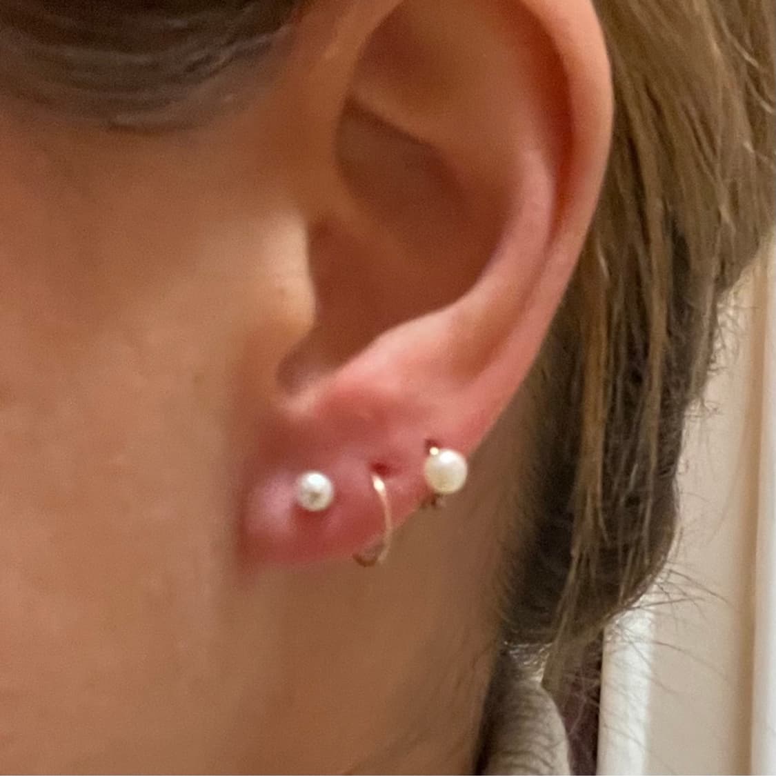 PARTEZ Gold Mini Pearl Spiral Earrings 상품이미지2