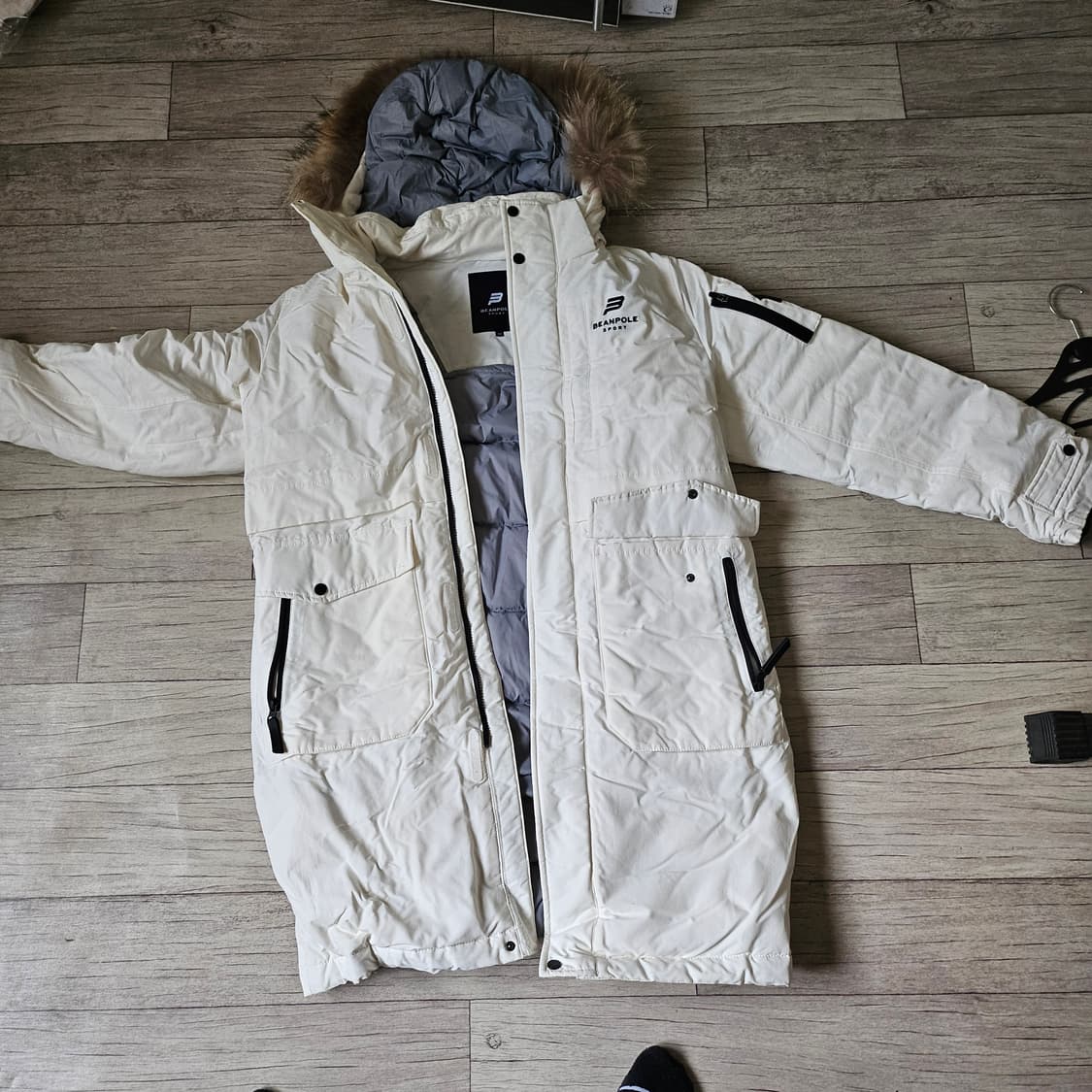 빈폴스포츠 화이트 100 롱패딩 팝니다 상품이미지1