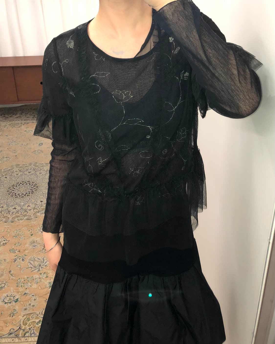 블랙 시스루 프릴 탑 상품이미지2