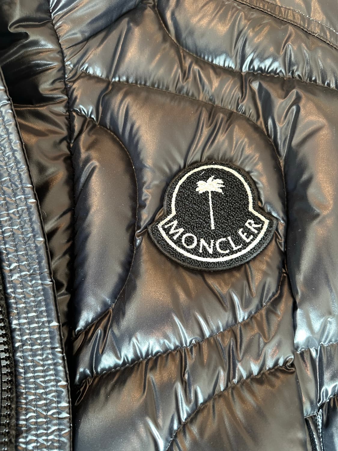 몽클레어 x 팜엔젤스 24fw 로고패치 패딩(3 사이즈) 상품이미지4