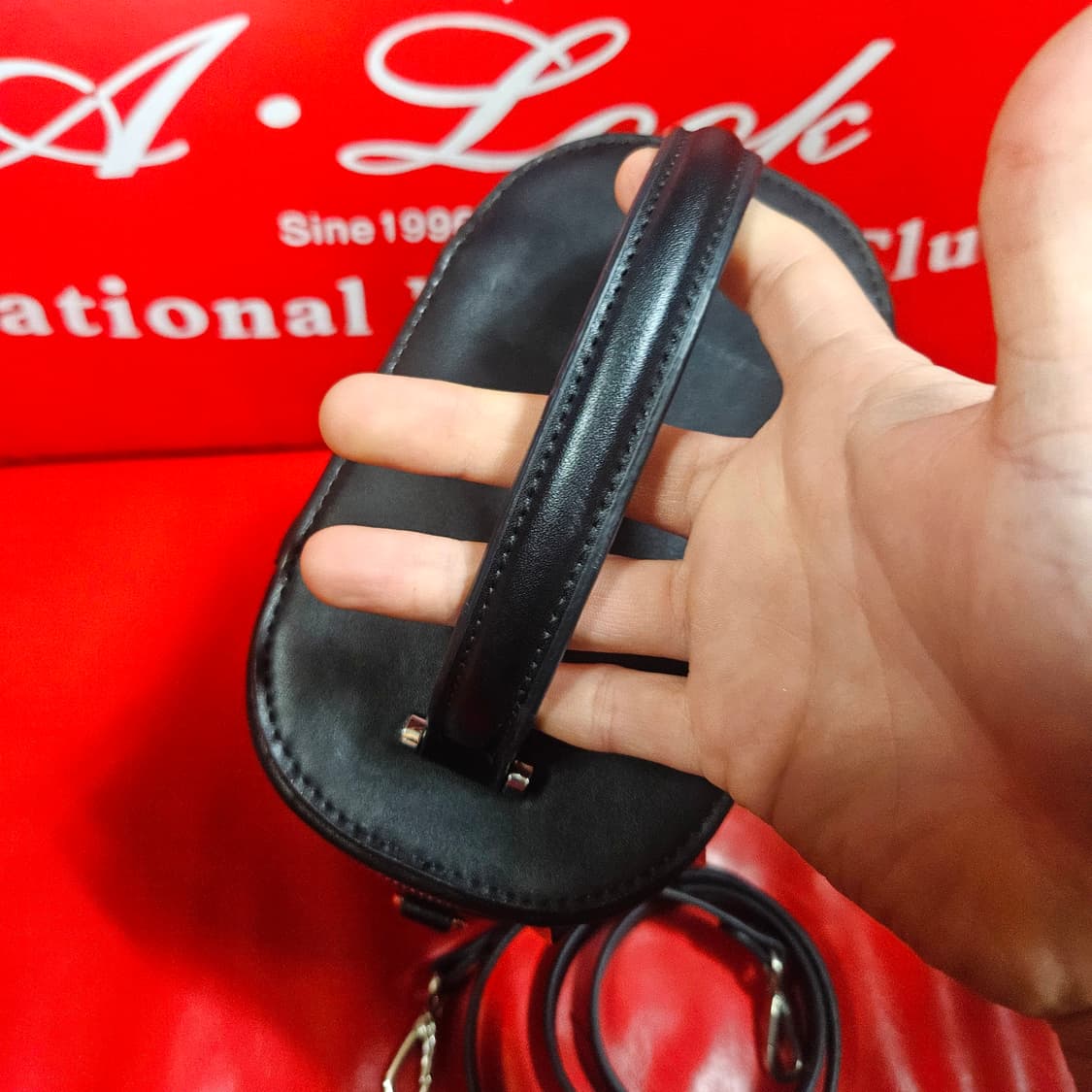 파리게이츠 가죽 스터드 보냉 크로스백  상품이미지7